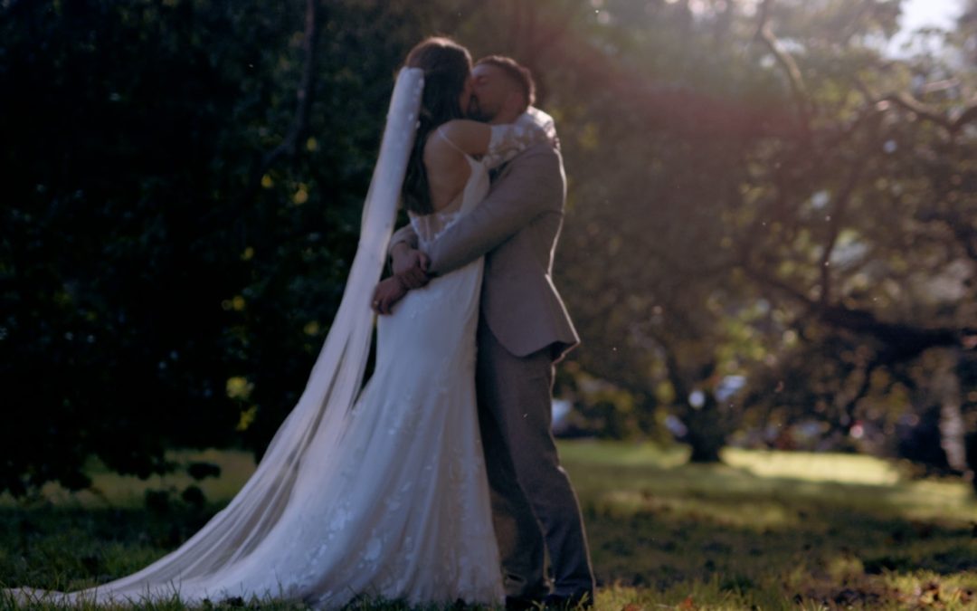 Laura & Curtis – Plas Dinam Country House